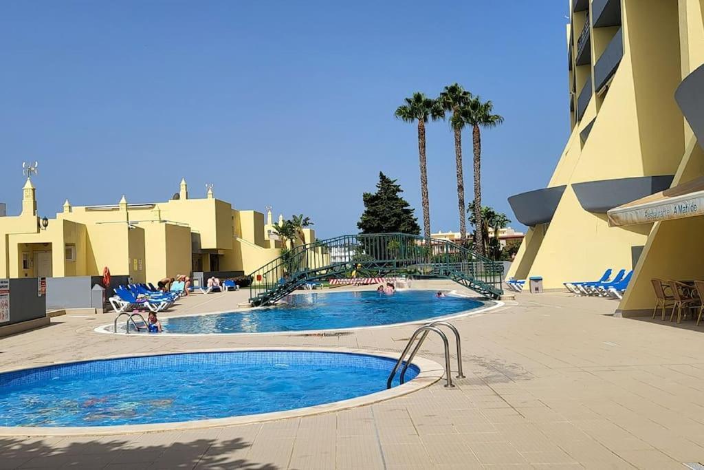 Lagos-Piscine Et Mer- Condominio Do Mar Kültér fotó