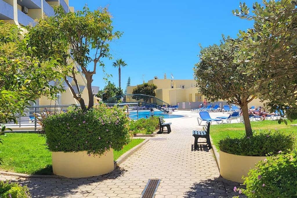 Lagos-Piscine Et Mer- Condominio Do Mar Kültér fotó