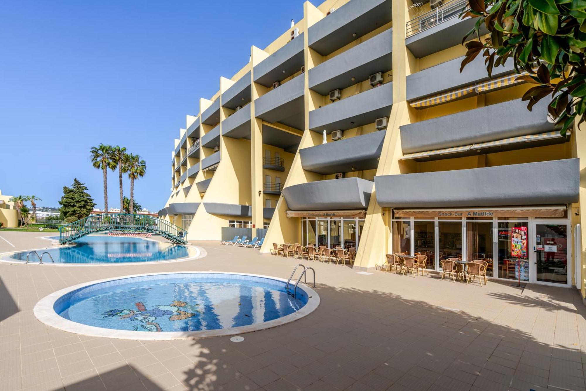 Lagos-Piscine Et Mer- Condominio Do Mar Kültér fotó